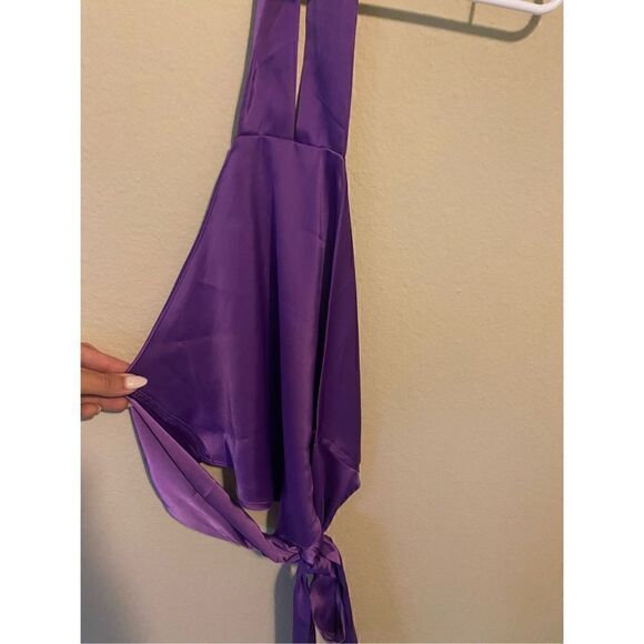 Nasty Gal satin halter crop top - Picture 6 of 8